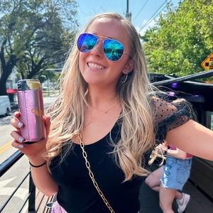 Meet your Posher, Annie